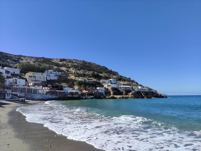 A wide view of the beach and bay at Matala, Crete. — Matala (Crete), Tybakio Municipal Unit, Greece