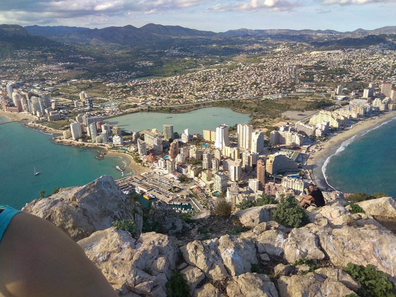 Panoramic high-angle view of Calpe and its surrounding beaches. — Cantal Roig (Calpe), Calp, la Marina Alta, Spain