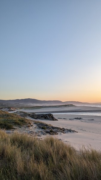 A scenic view of the sand dunes and lagoon at Playa de Baldaio during sunset. — Praia de Baldaio (Bergantiños), A Pedra do Sal, Galicia, Spain