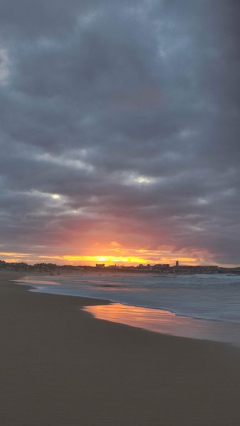 A sunset view over the beach and waves at Baleal Sul. — Baleal Sul (Costa de Peniche), Peniche, Portugal