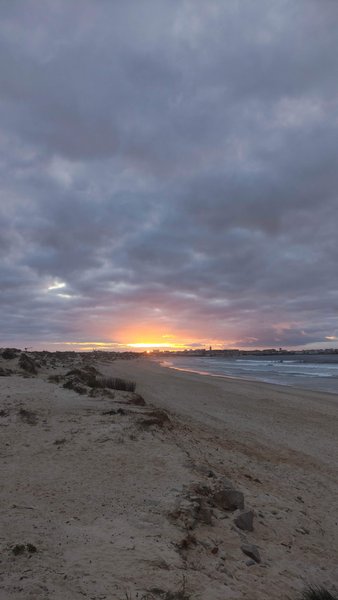 A view of the sandy beach and coastline at Baleal Sul during sunset. — Baleal Sul (Costa de Peniche), Peniche, Portugal