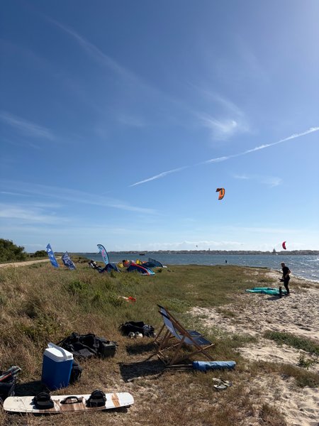 A view of the kitesurfing launch area and water at Estacas. — Estacas (Ria de Aveiro), Ílhavo, Portugal