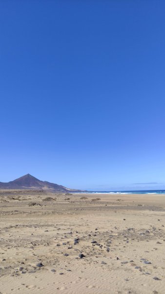 A wide view of the sandy beach and mountains at Cofete. — Cofete (Praia de Cofete), Cofete, Canary Islands, Spain