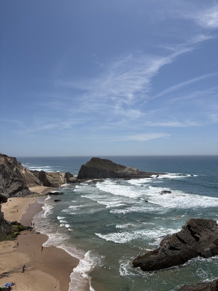 Zambujeira do Mar (Alentejo), São Teotónio, Portugal — spot de surf (foto 2 de 9)