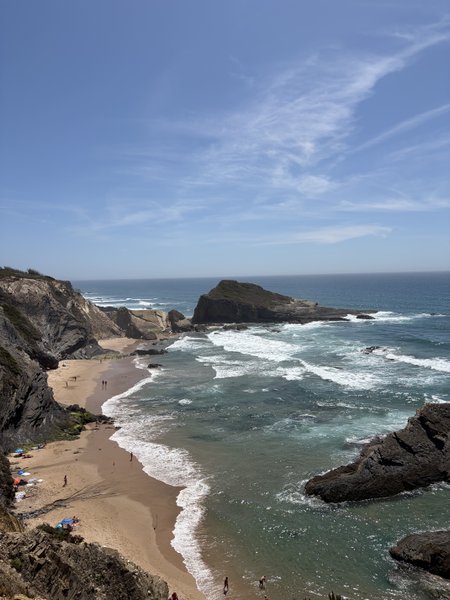 Zambujeira do Mar (Alentejo), São Teotónio, Portugal — spot de surf (foto 3 de 9)