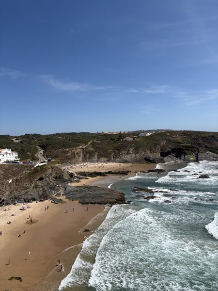 Zambujeira do Mar (Alentejo), São Teotónio, Portugal — spot de surf (foto 5 de 9)