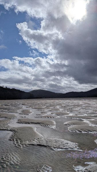The Villarrube estuary at low tide showing the sandbars and shallow water. — Villarrube (Valdoviño), Valdoviño, Galicia, Spain